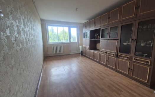 NAUJOSIOS AKMENĖS MIESTO CENTRE PARDUODAMAS 2 KAMBARIŲ BUTAS