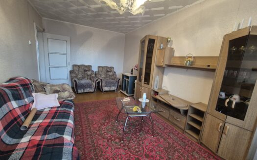 NAUJOSIOS AKMENĖS MIESTO CENTRE PARDUODAMAS 3 KAMBARIŲ BUTAS