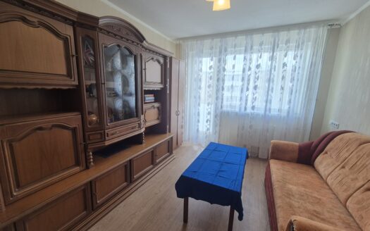 PILNAI RENOVUOTAME NAME NAUJOSIOS AKMENĖS MIESTE PARDUODAMAS 2 KAMBARIŲ BUTAS