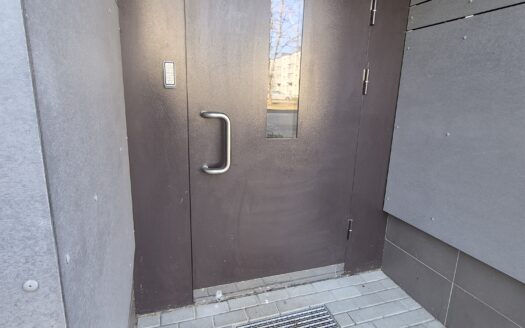 3 KAMBARIŲ BUTAS PUIKIOJE VIETOJE, NAUJOSIOS AKMENĖS MIESTO CENTRE