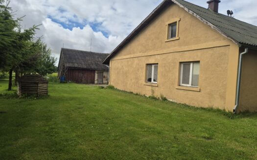 ŠAPNAGIUOSE PARDUODAMAS GYVENAMASIS NAMAS SU 30 ARŲ ŽEMĖS SKLYPU