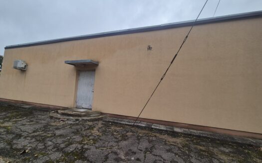 ĮVAIRIAI VEIKLAI PRITAIKOMAS 162,82 KV. M. KOMERCINĖS PASKIRTIES PASTATAS KRUOPIUOSE